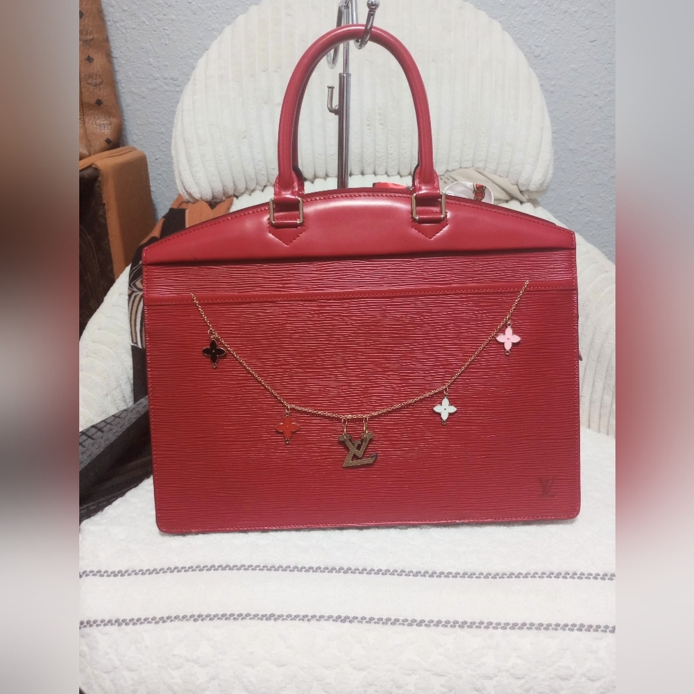 Louis Vuitton Bags - Picture 2 of 16
